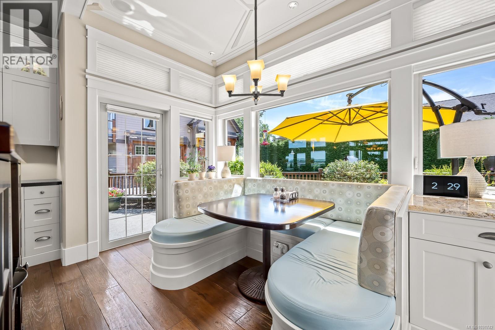 3943-3941 MARINE DR - 38