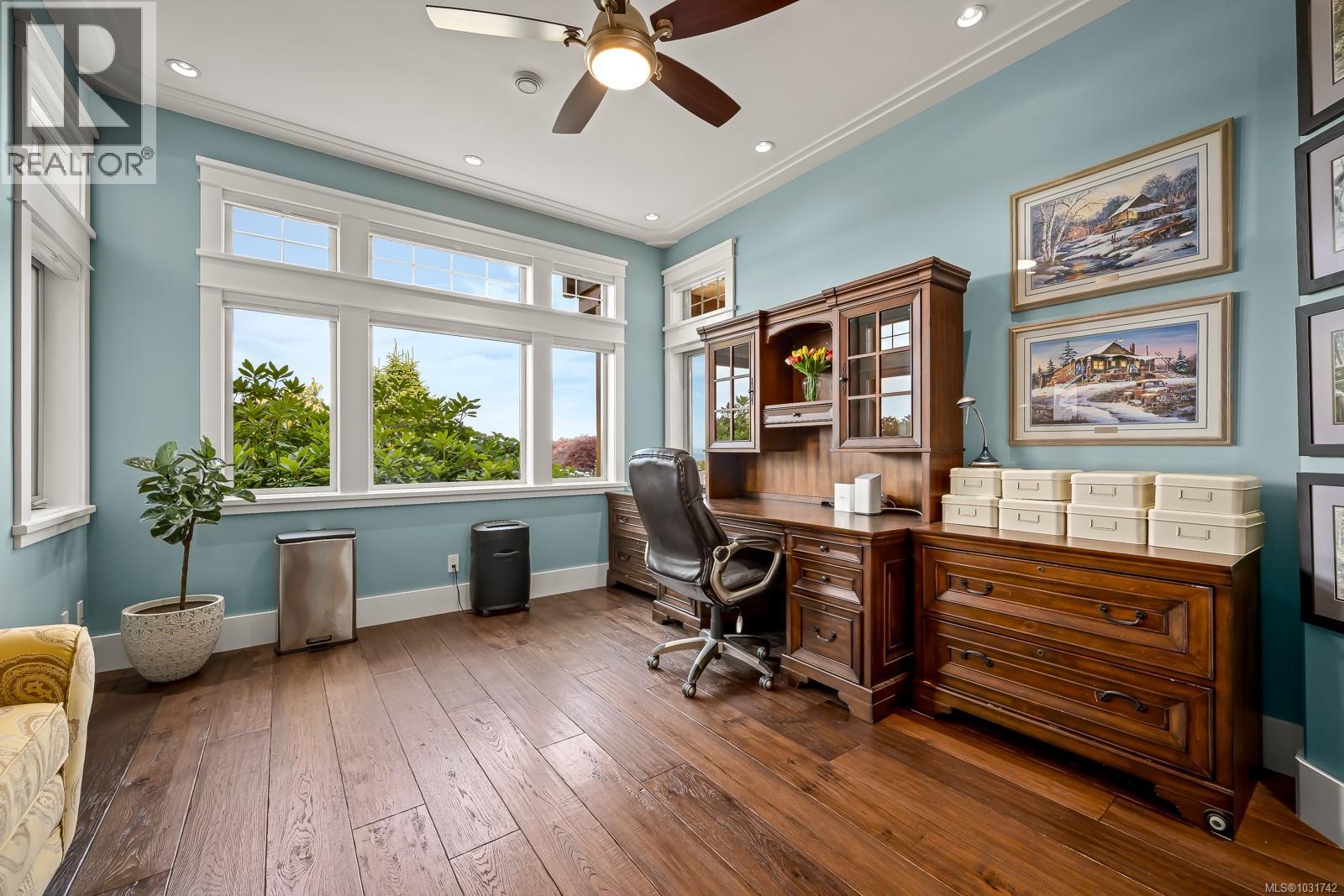 3943-3941 MARINE DR - 40