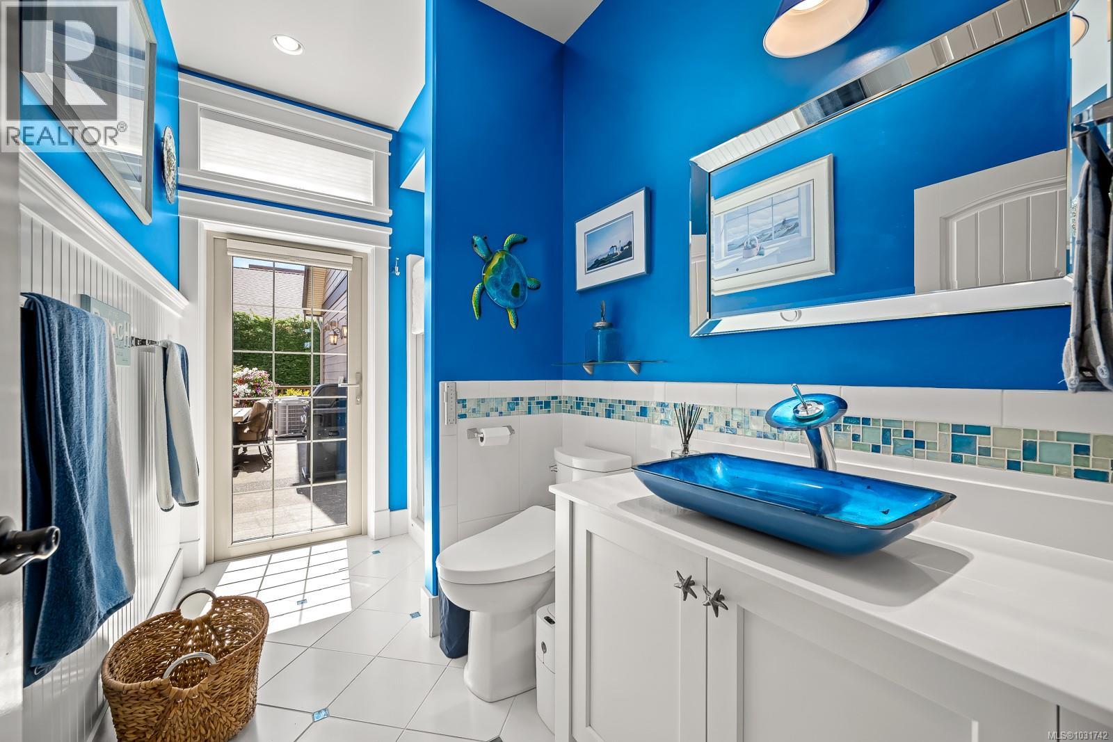 3943-3941 MARINE DR - 42