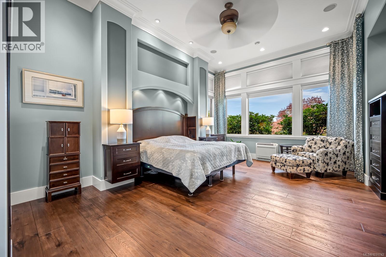 3943-3941 Marine Dr - 45