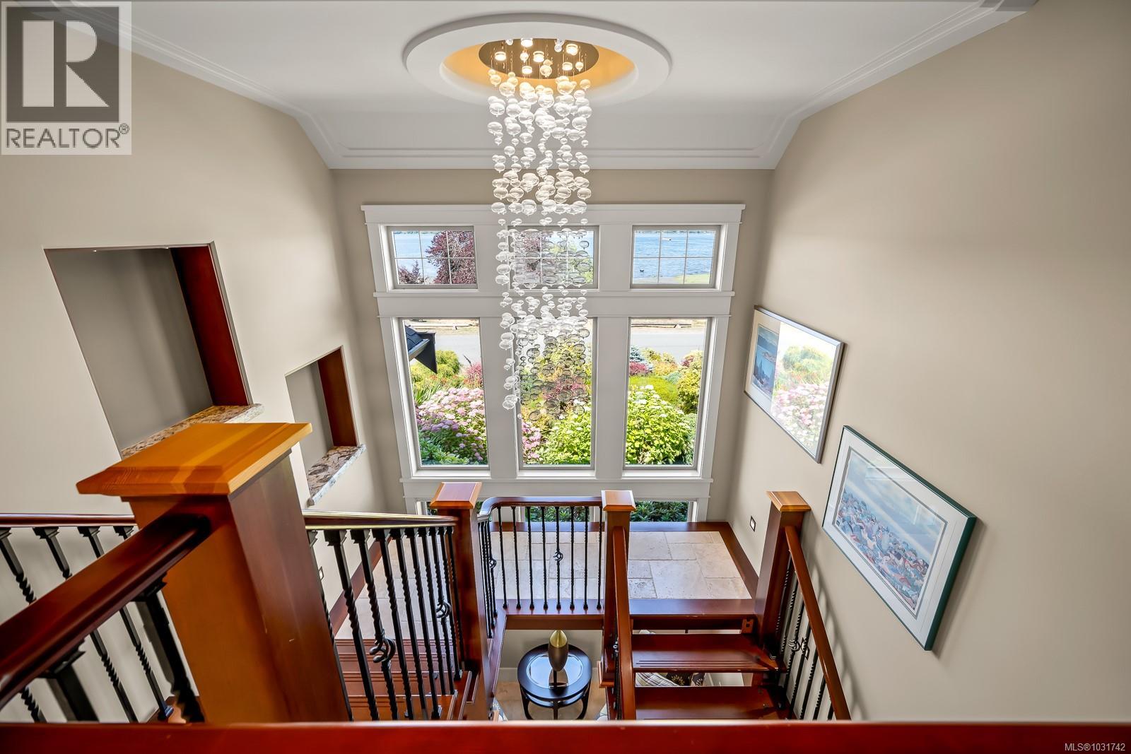 3943-3941 MARINE DR - 52