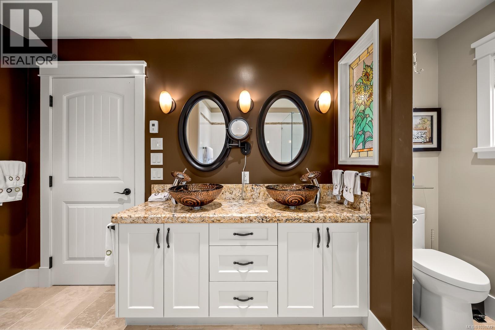 3943-3941 Marine Dr - 53