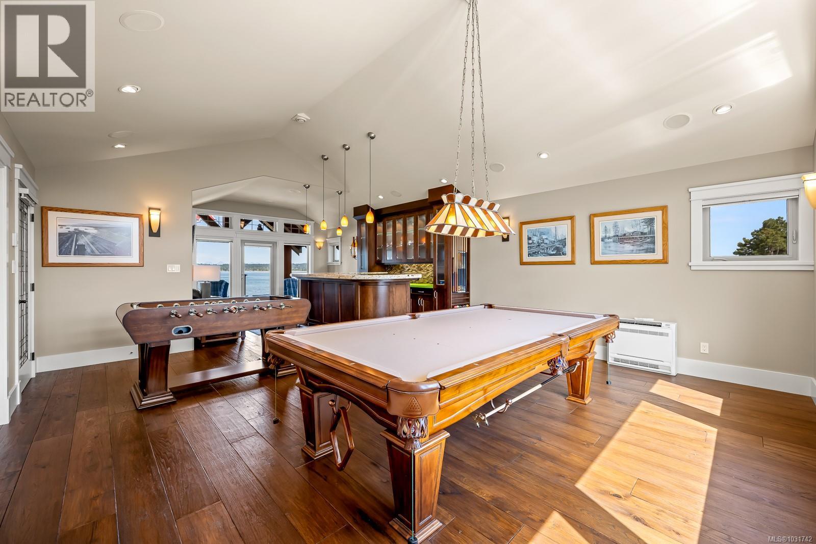 3943-3941 Marine Dr - 58