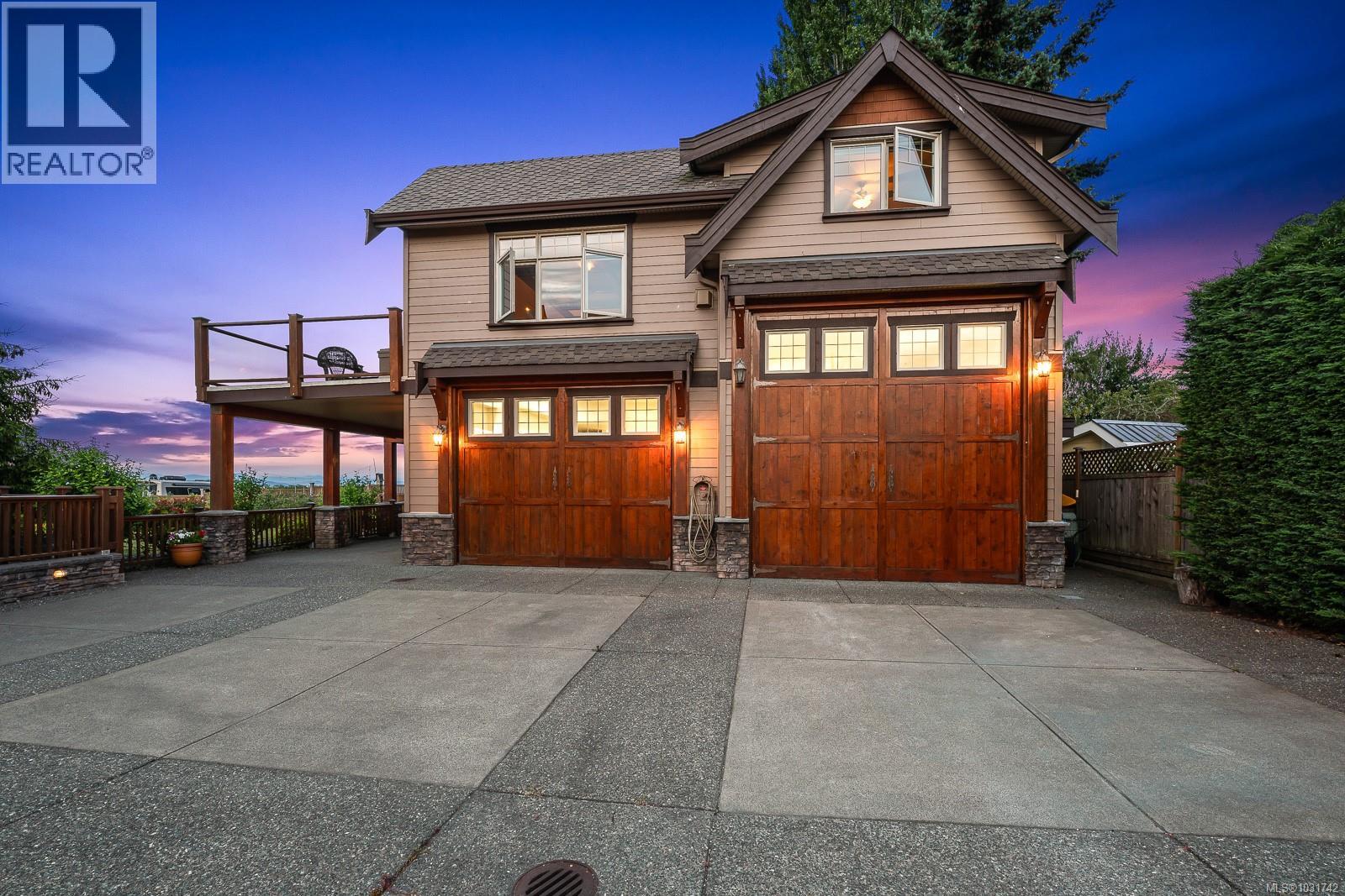 3943-3941 MARINE DR - 72