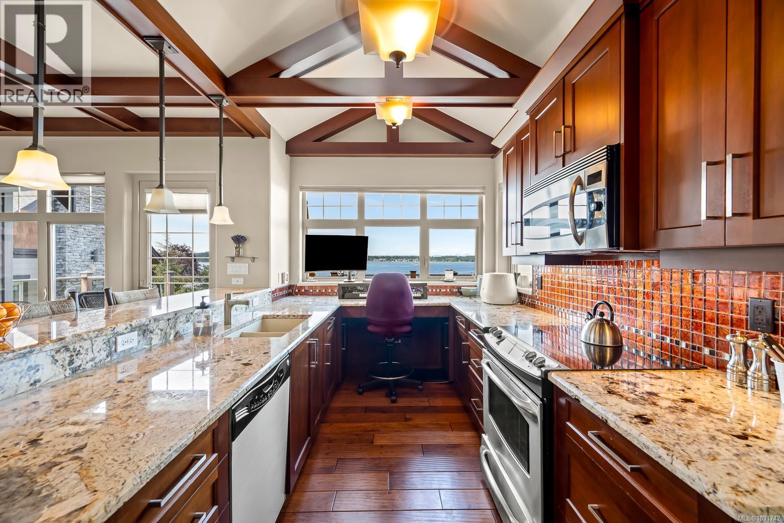 3943-3941 Marine Dr - 73