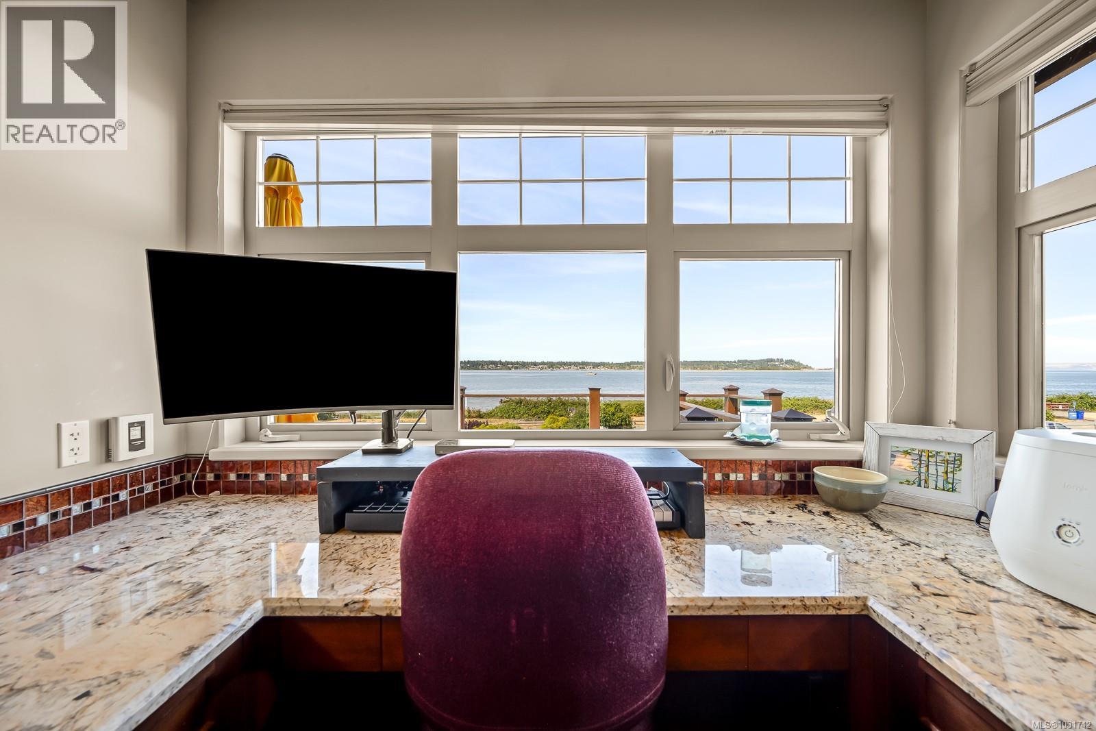 3943-3941 Marine Dr - 78