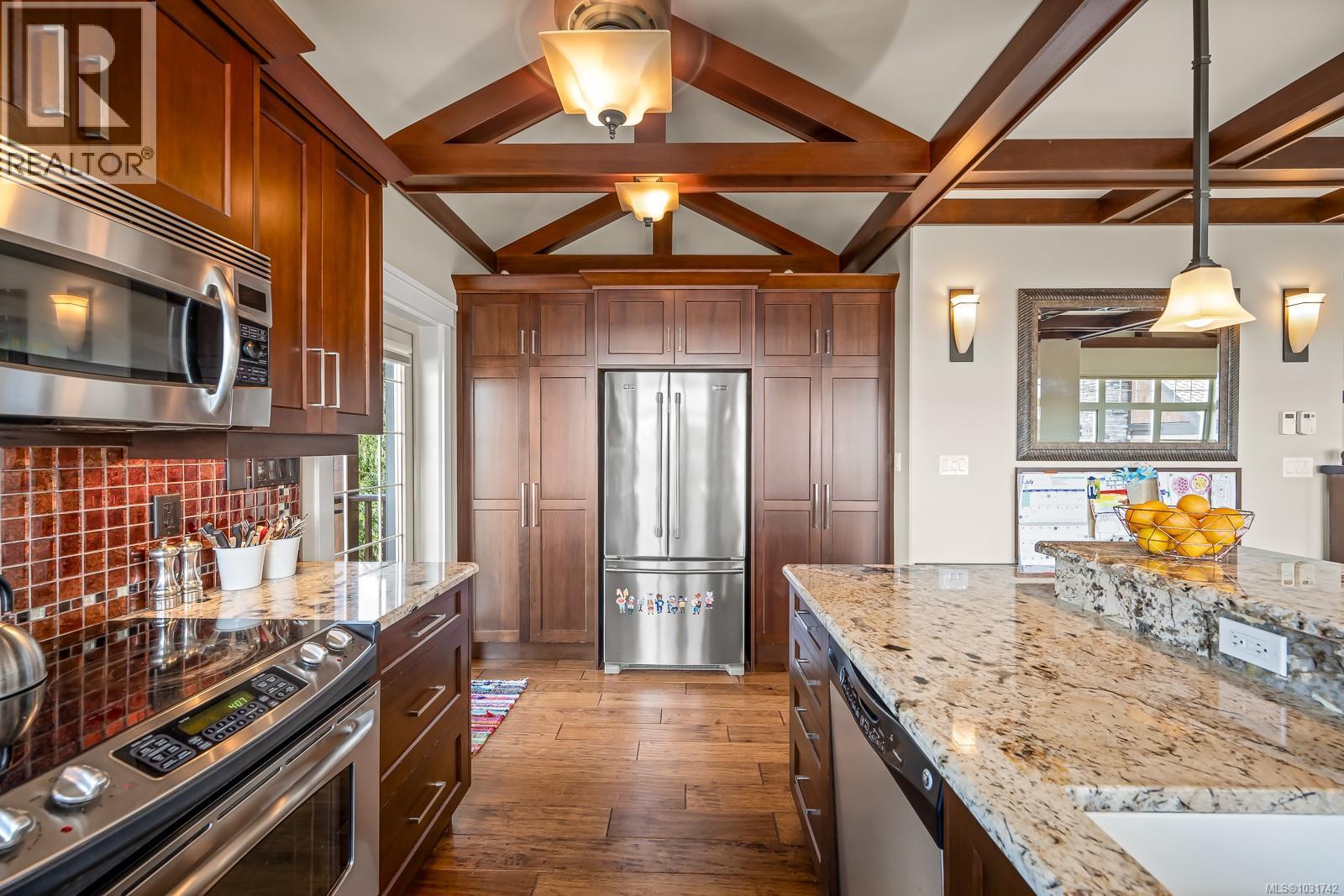 3943-3941 Marine Dr - 79