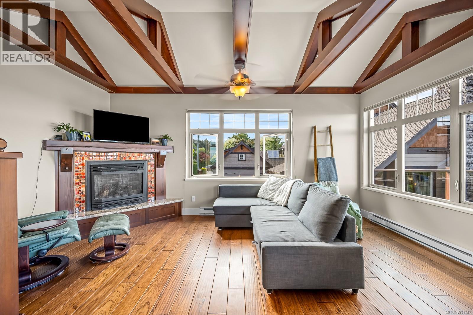3943-3941 Marine Dr - 83