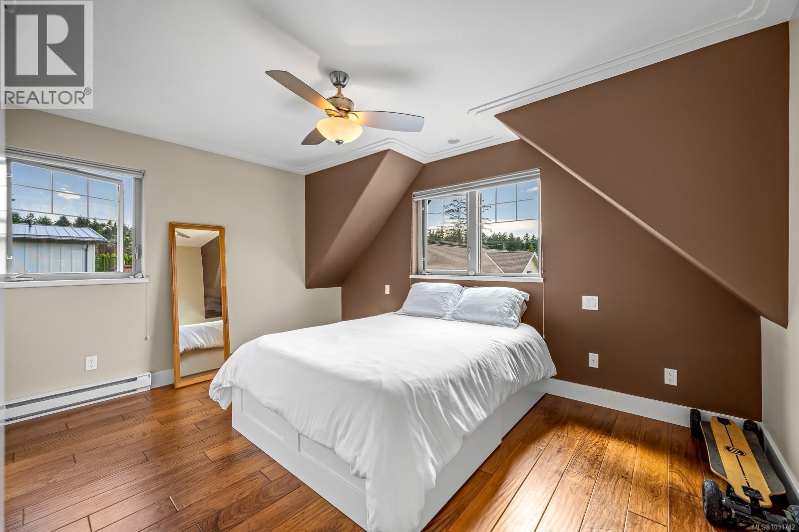 3943-3941 Marine Dr - 88