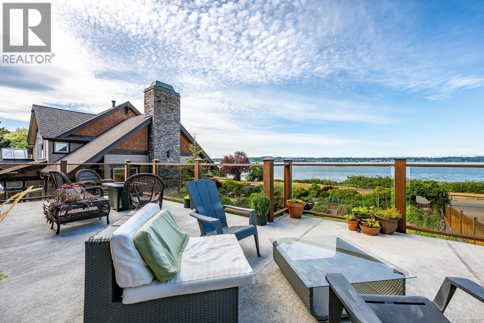 3943-3941 MARINE DR - 94