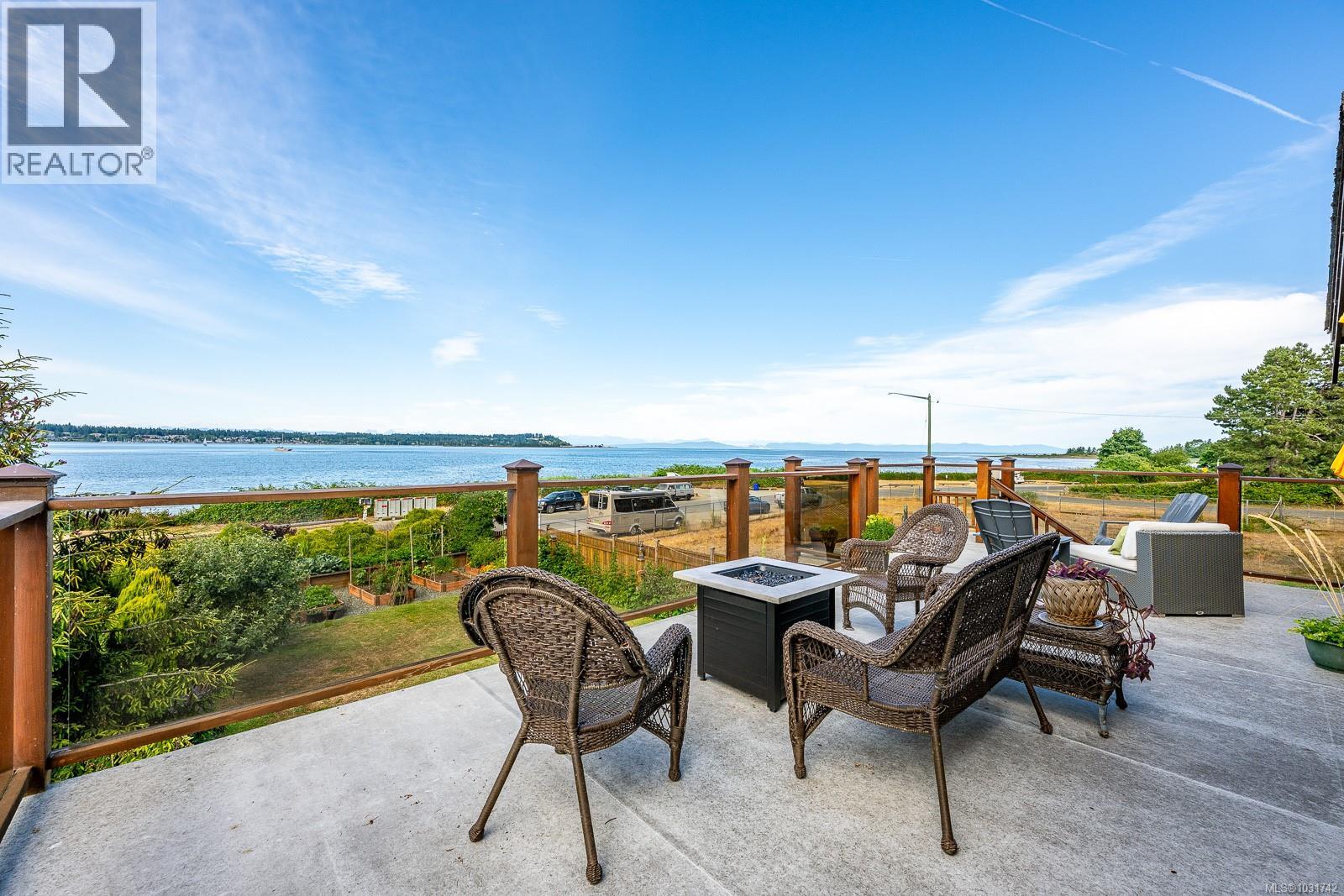 3943-3941 MARINE DR - 96