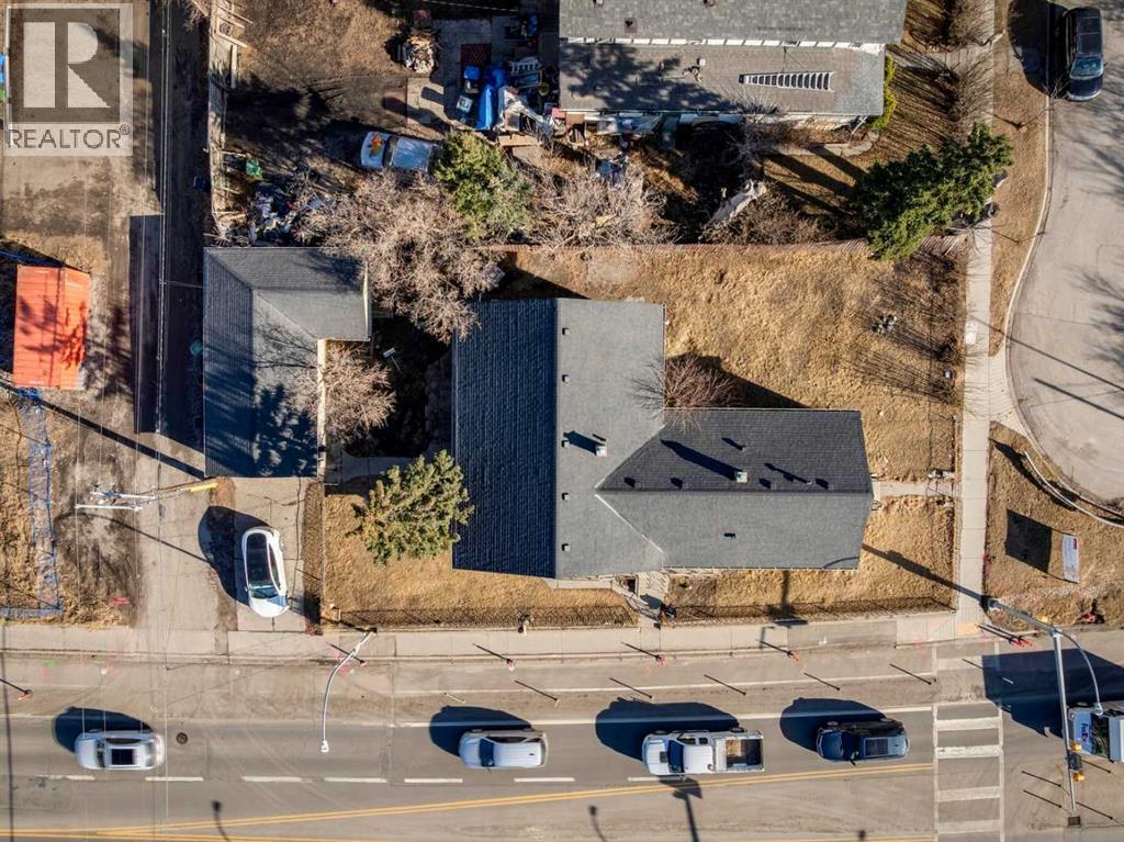 1302 11 AVENUE SE - 11