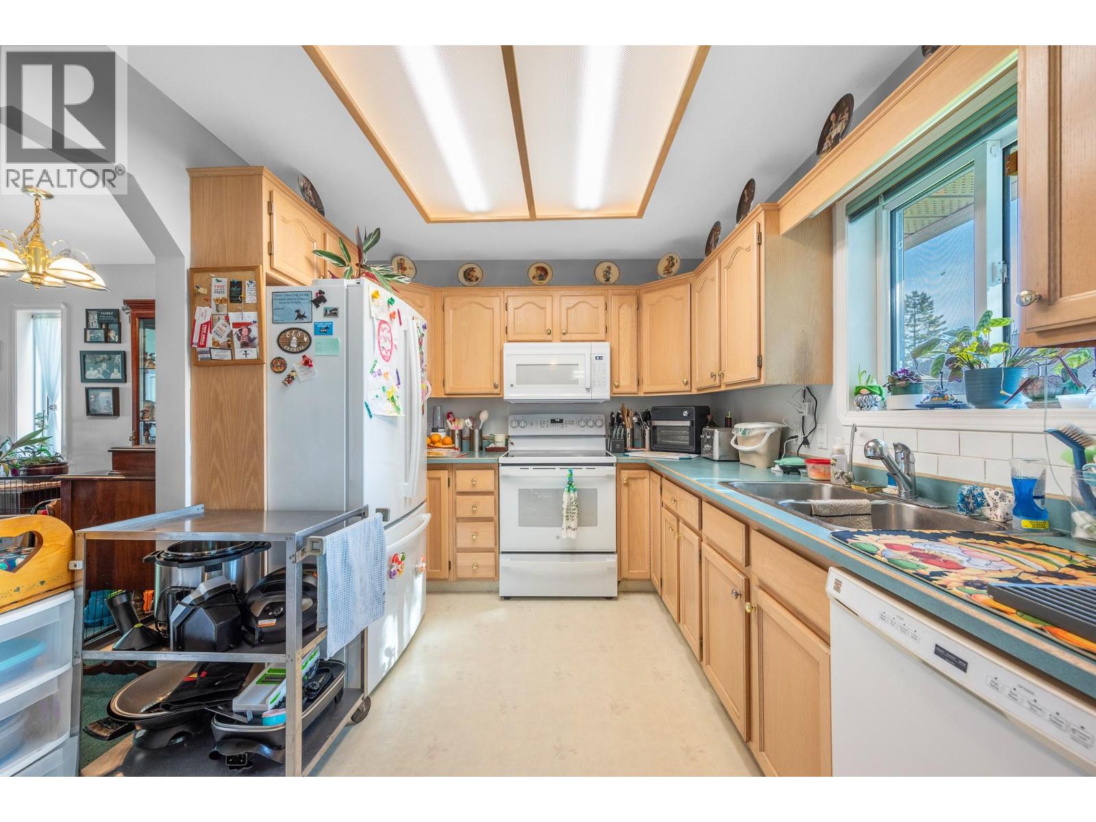 2424 BRADLEY DRIVE - 17