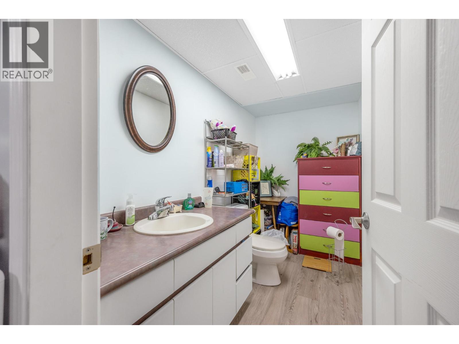 2424 Bradley Drive - 32