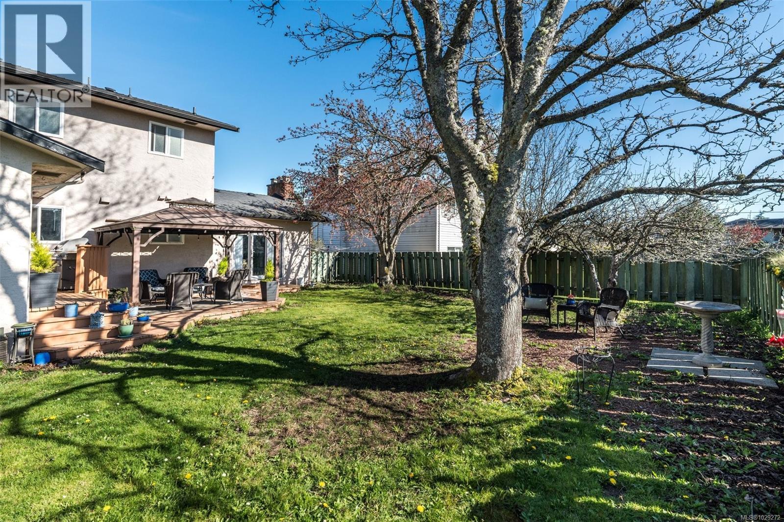 4104 Longview Dr, Saanich