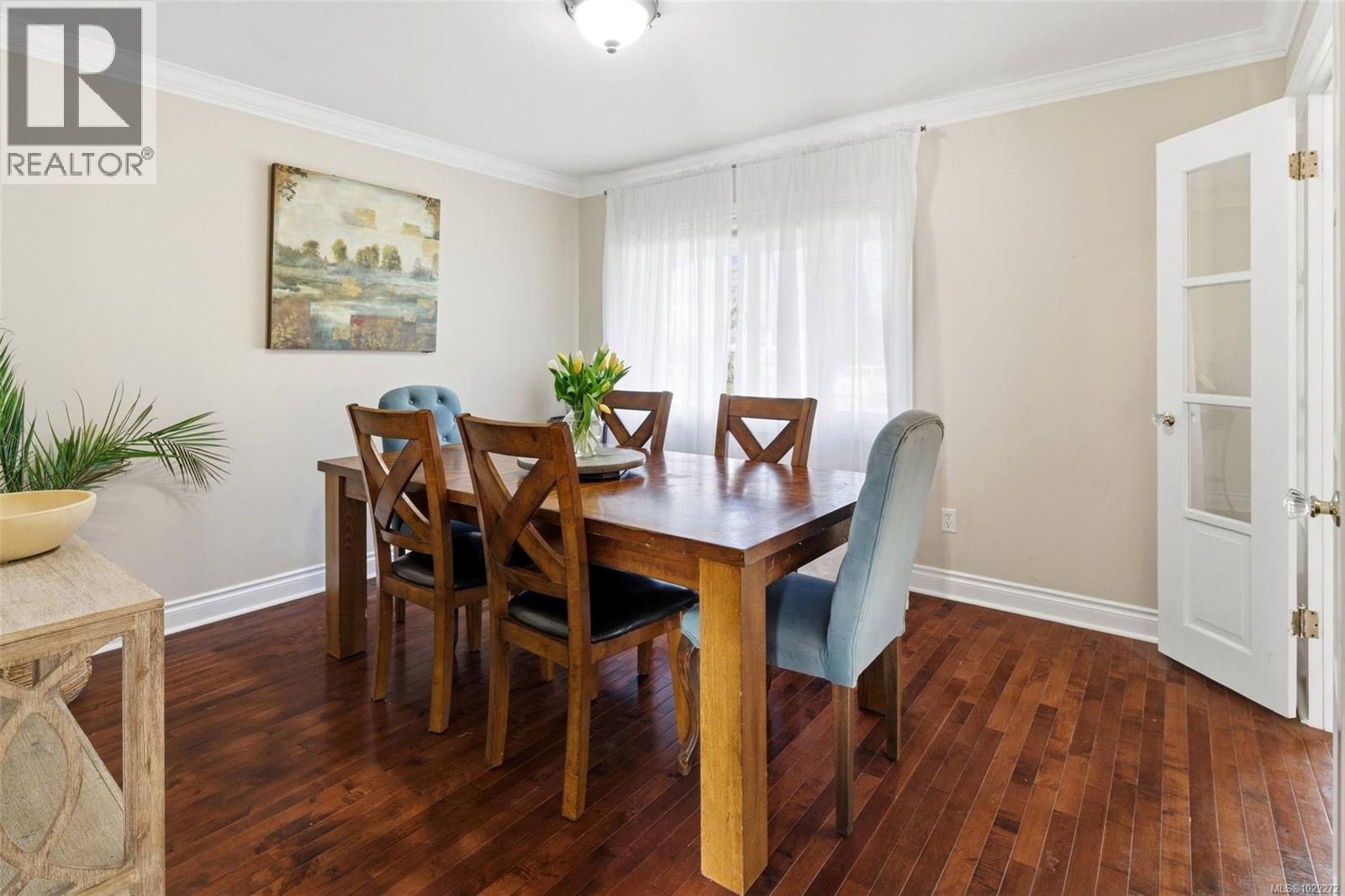 4104 Longview Dr, Saanich