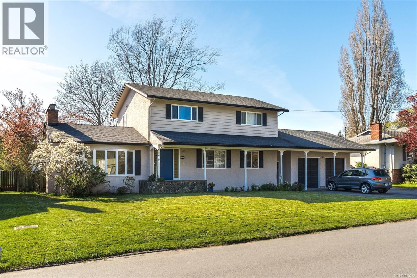 4104 Longview Dr, Saanich