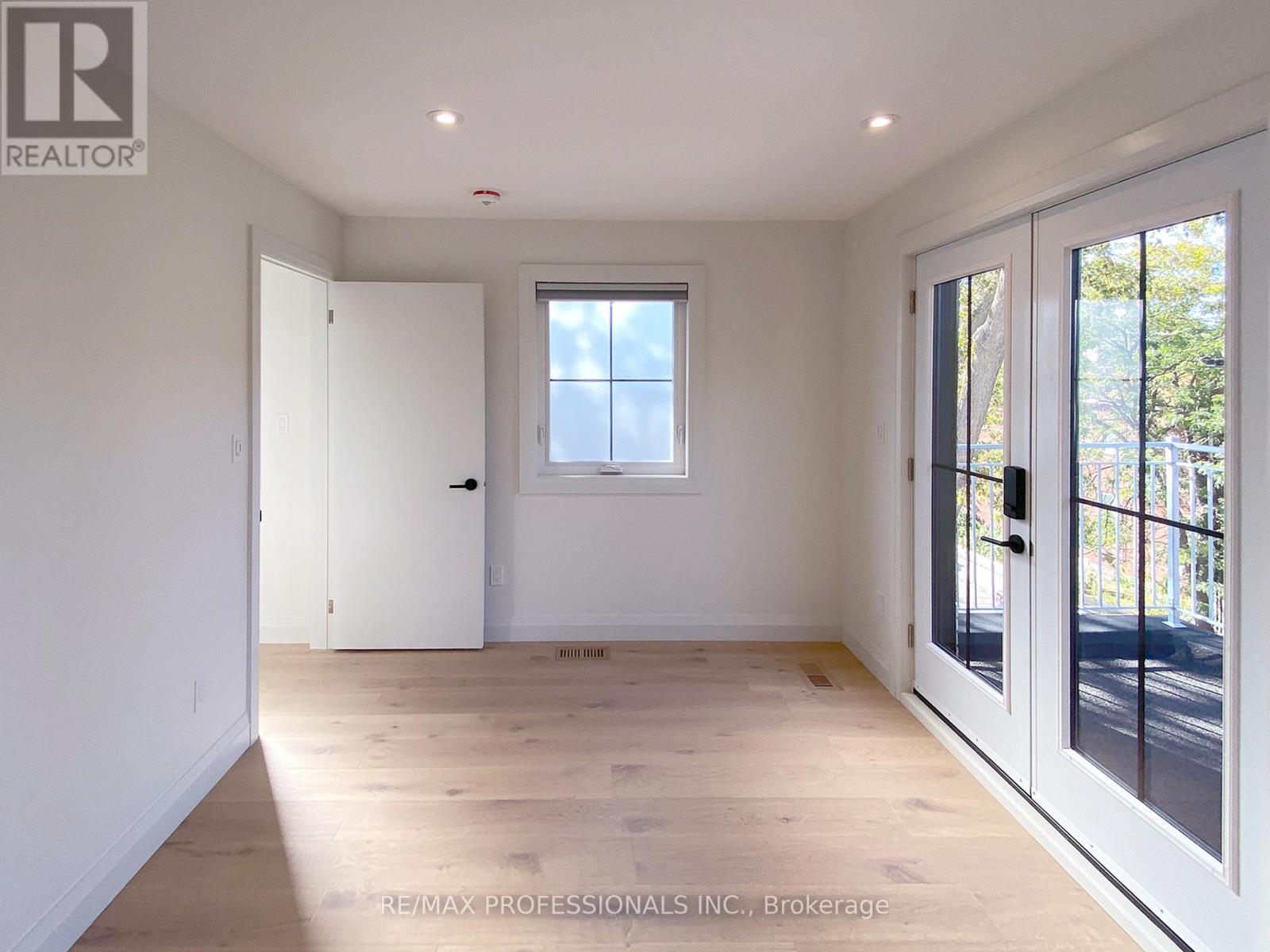 41 ROLYAT STREET - 26