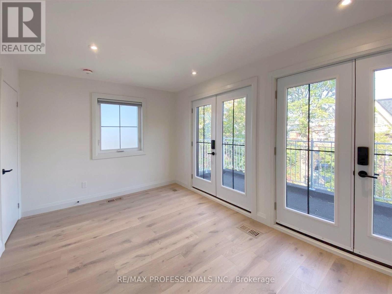 41 ROLYAT STREET - 28