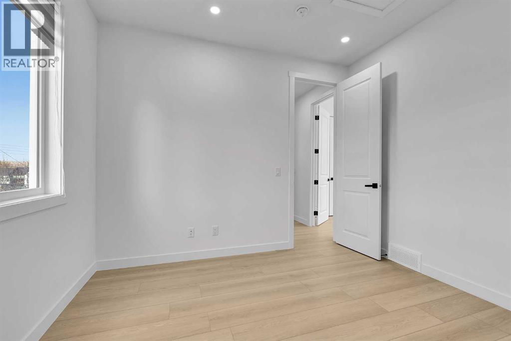 
          2605 1 Street Northeast
            <br/>
            <span>Calgary</span>
            , 
            <span>AB</span>
             <span>T2E1X8</span>
         - Photo 27