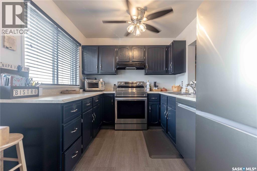 #52 455 PINEHOUSE DRIVE - 12