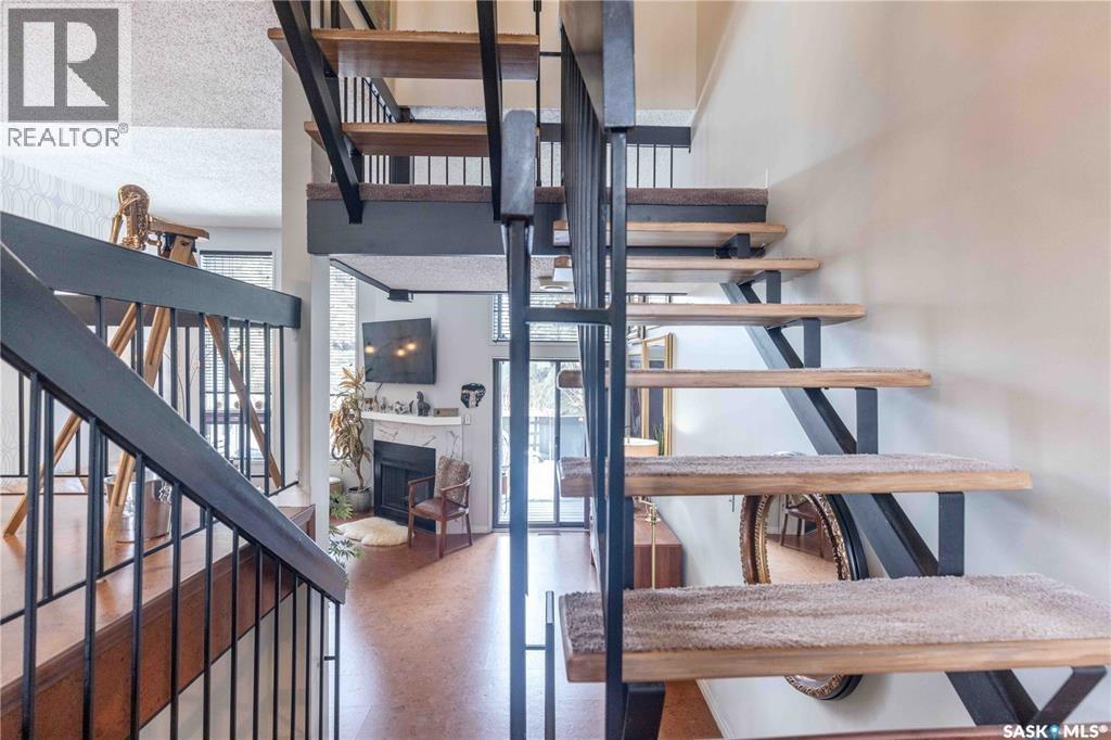 #52 455 PINEHOUSE DRIVE - 21