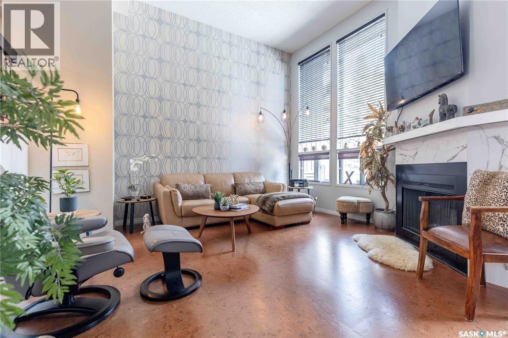 #52 455 PINEHOUSE DRIVE - Image 3