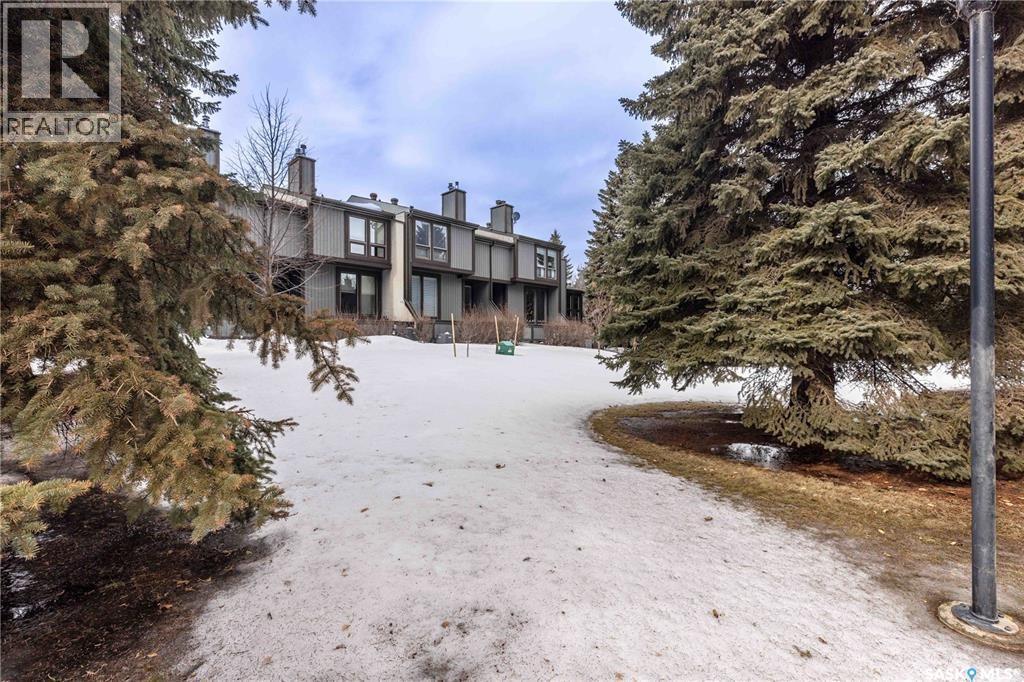 #52 455 PINEHOUSE DRIVE - 33