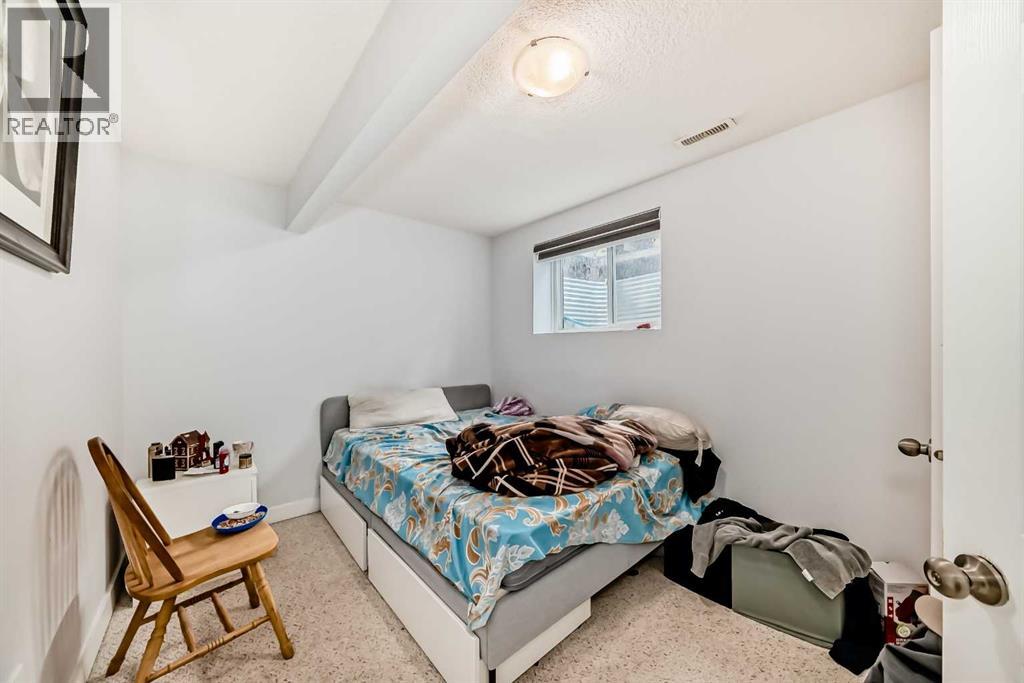 
          88 Taralea Gardens Northeast
            <br/>
            <span>Calgary</span>
            , 
            <span>AB</span>
             <span>T3J4W5</span>
         - Photo 28