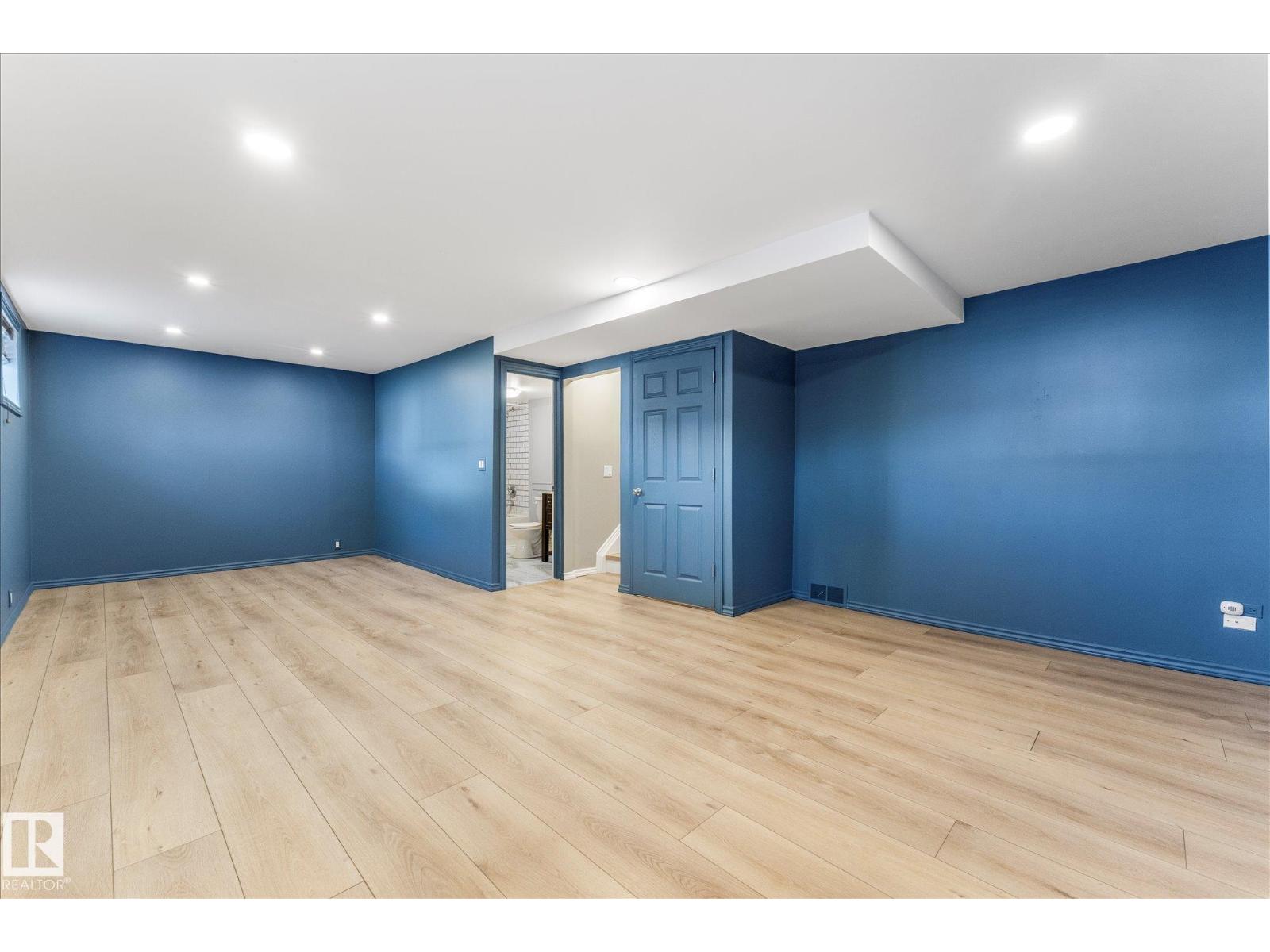 2626 49 ST NW, Edmonton