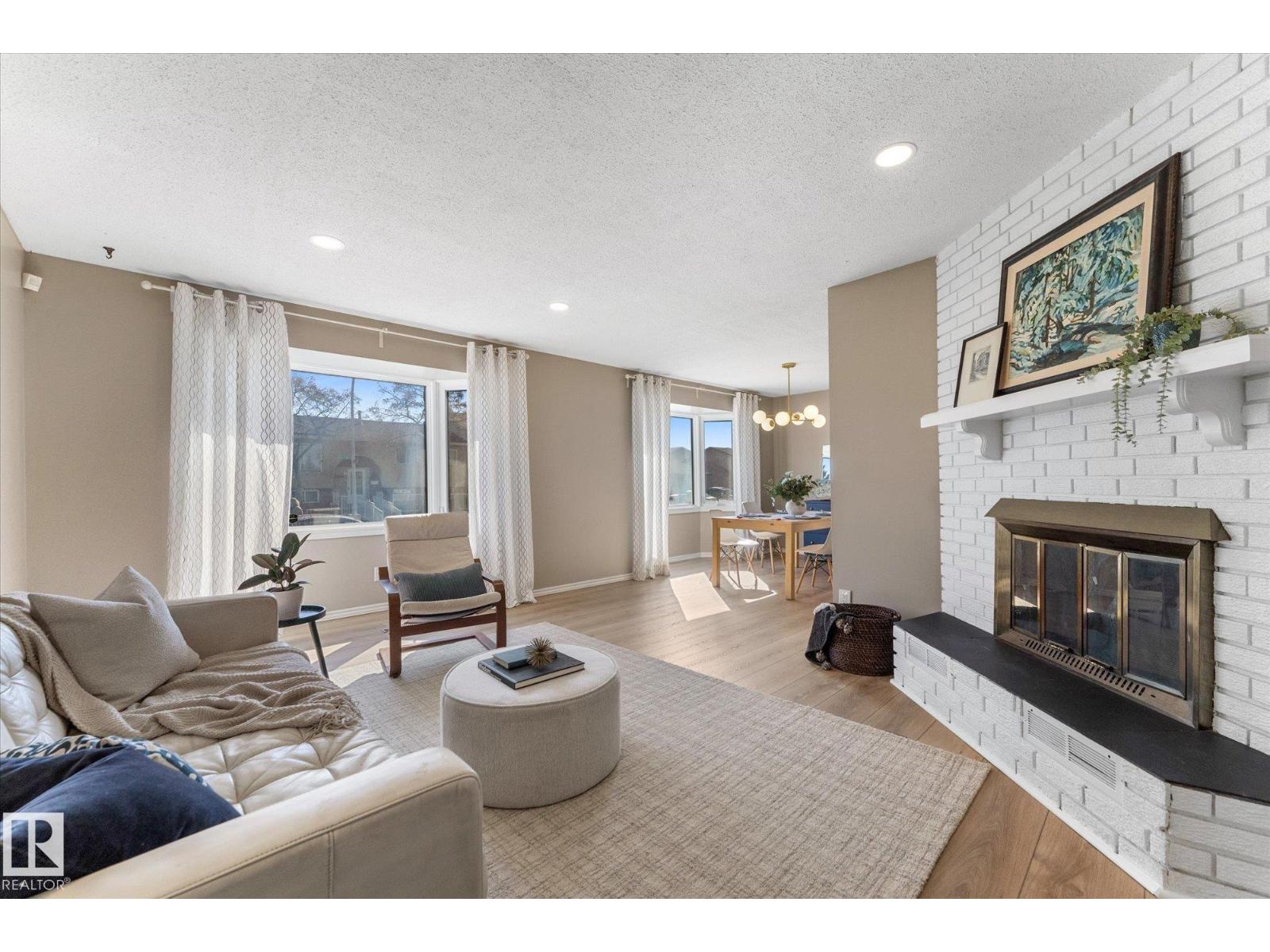 2626 49 ST NW, Edmonton