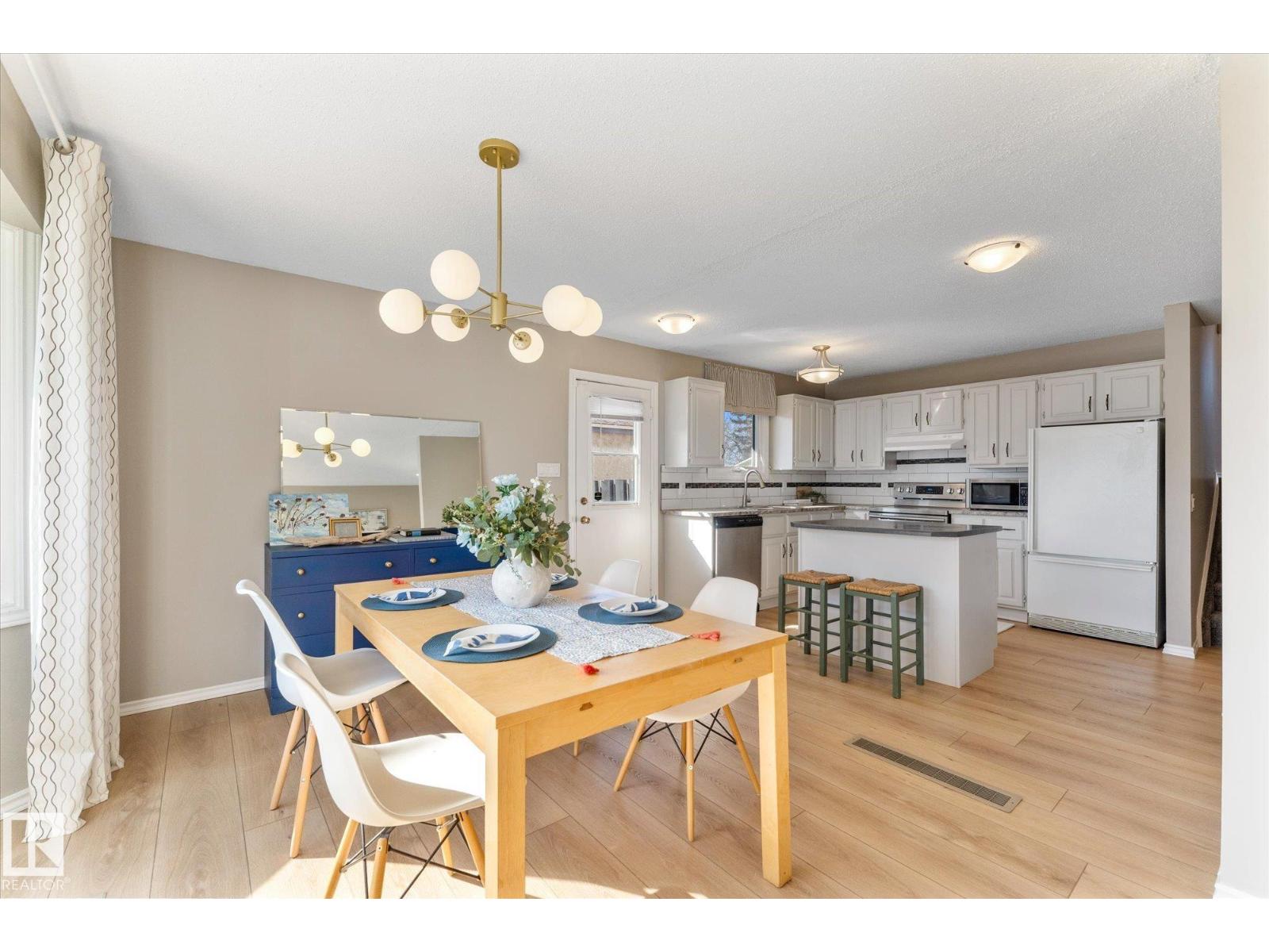 2626 49 ST NW, Edmonton