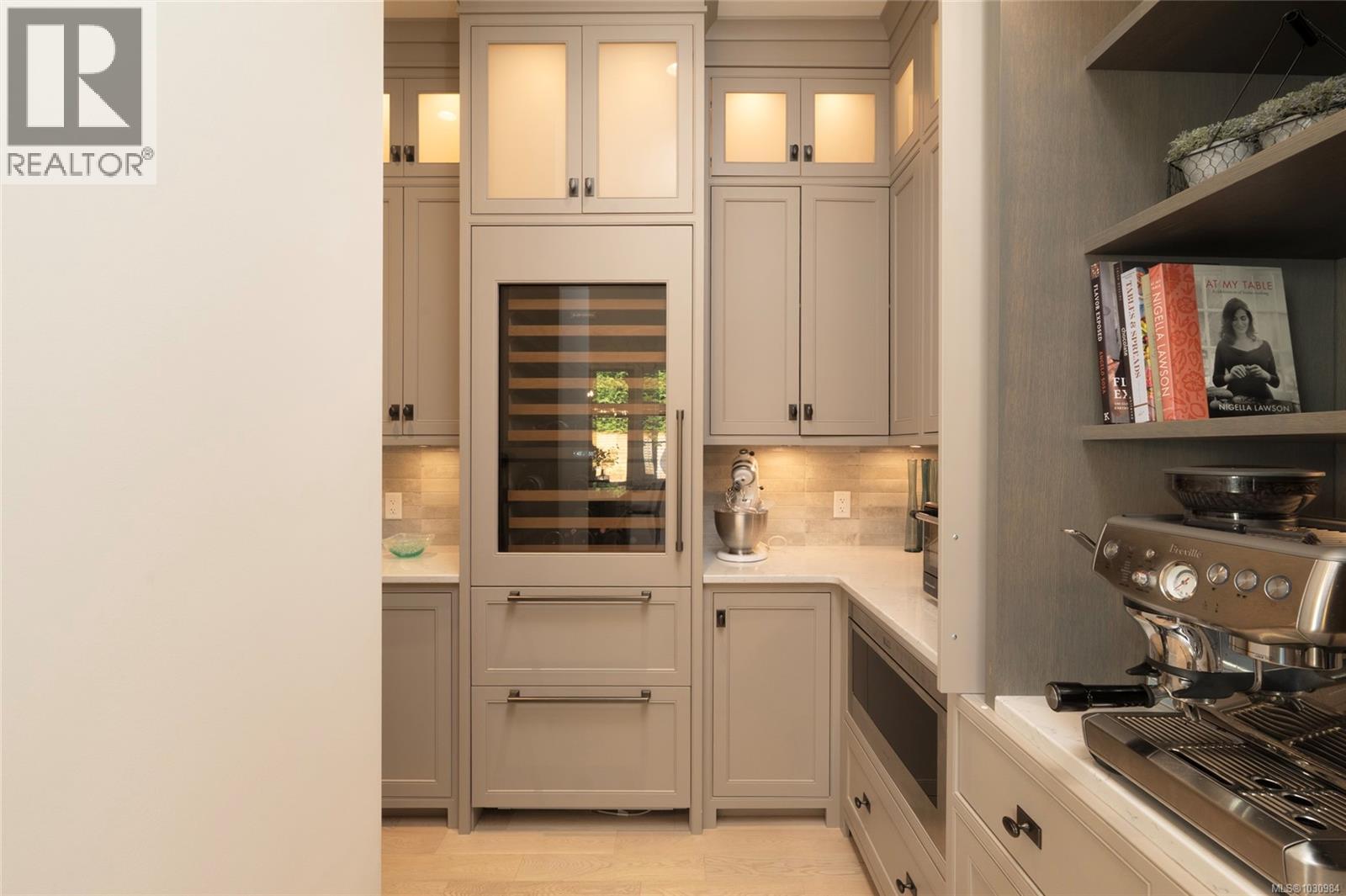  2218 Kinross Avenue, Oak Bay