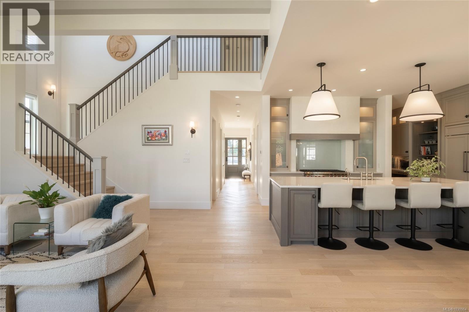  2218 Kinross Avenue, Oak Bay