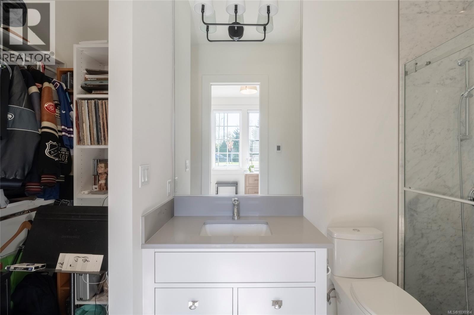  2218 Kinross Avenue, Oak Bay