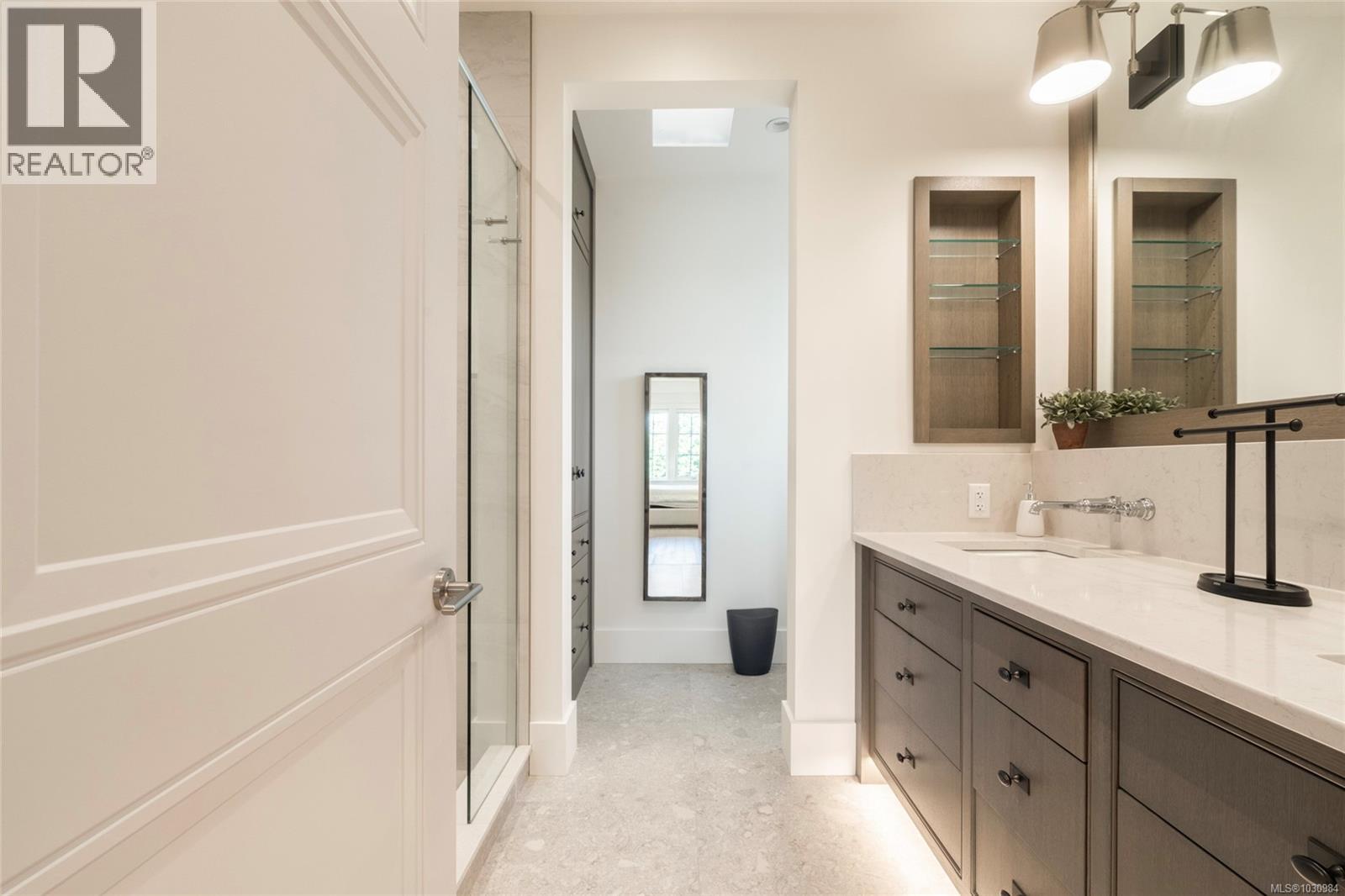  2218 Kinross Avenue, Oak Bay