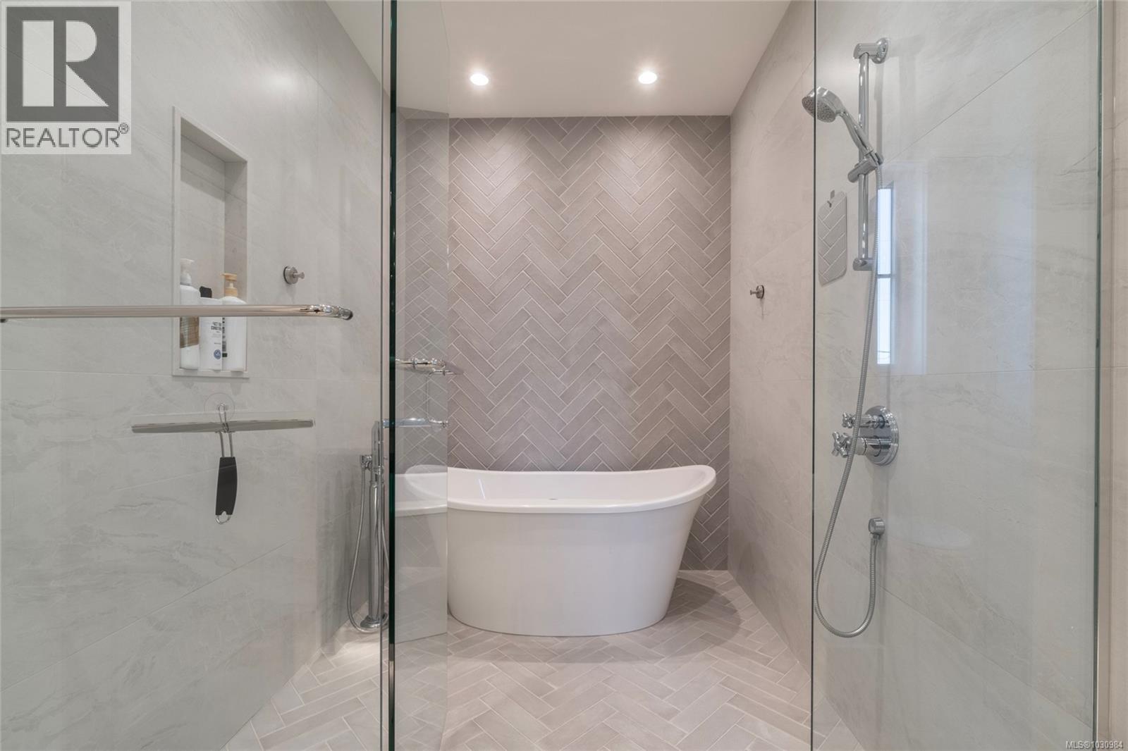  2218 Kinross Avenue, Oak Bay