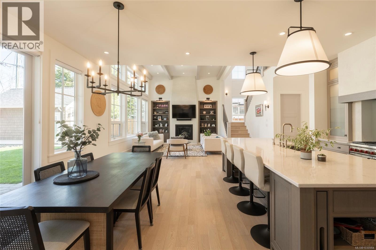  2218 Kinross Avenue, Oak Bay