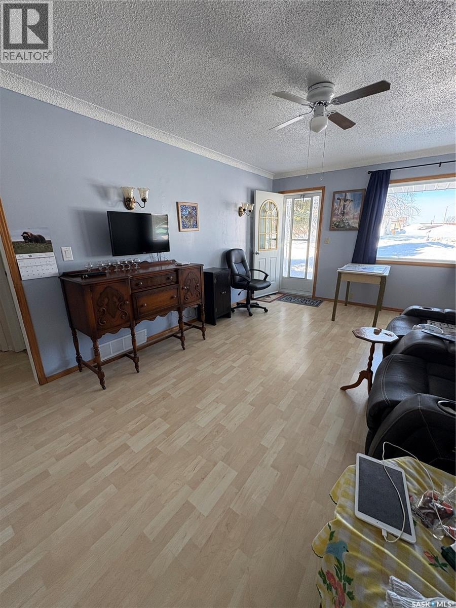 207 THIRD AVENUE W - 13