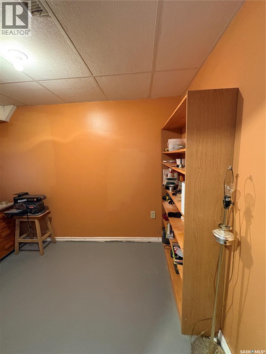 207 THIRD AVENUE W - 22