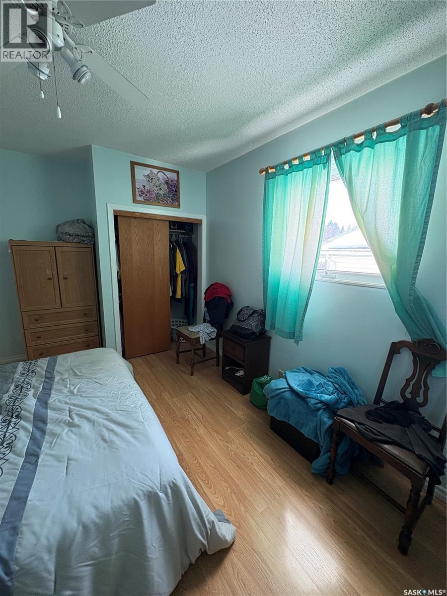 207 THIRD AVENUE W - 15