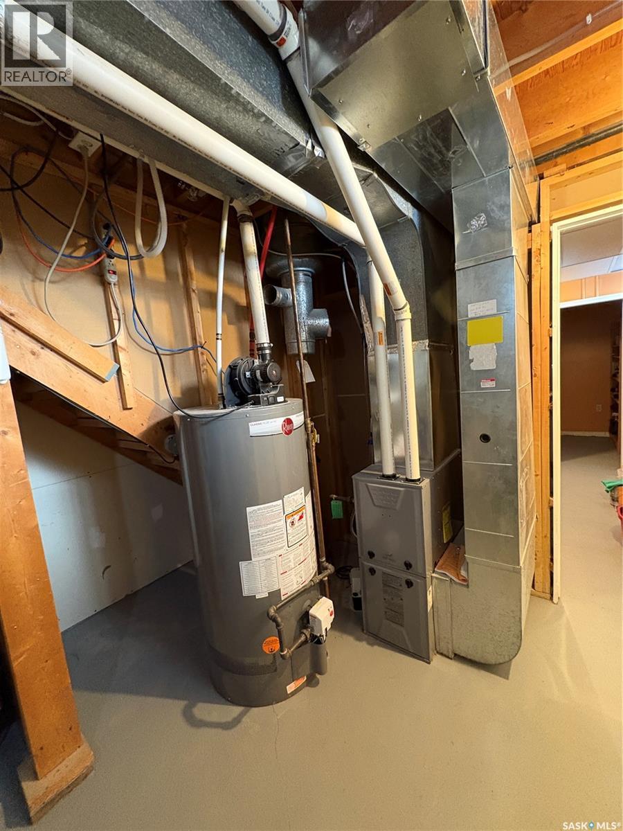 207 THIRD AVENUE W - 24