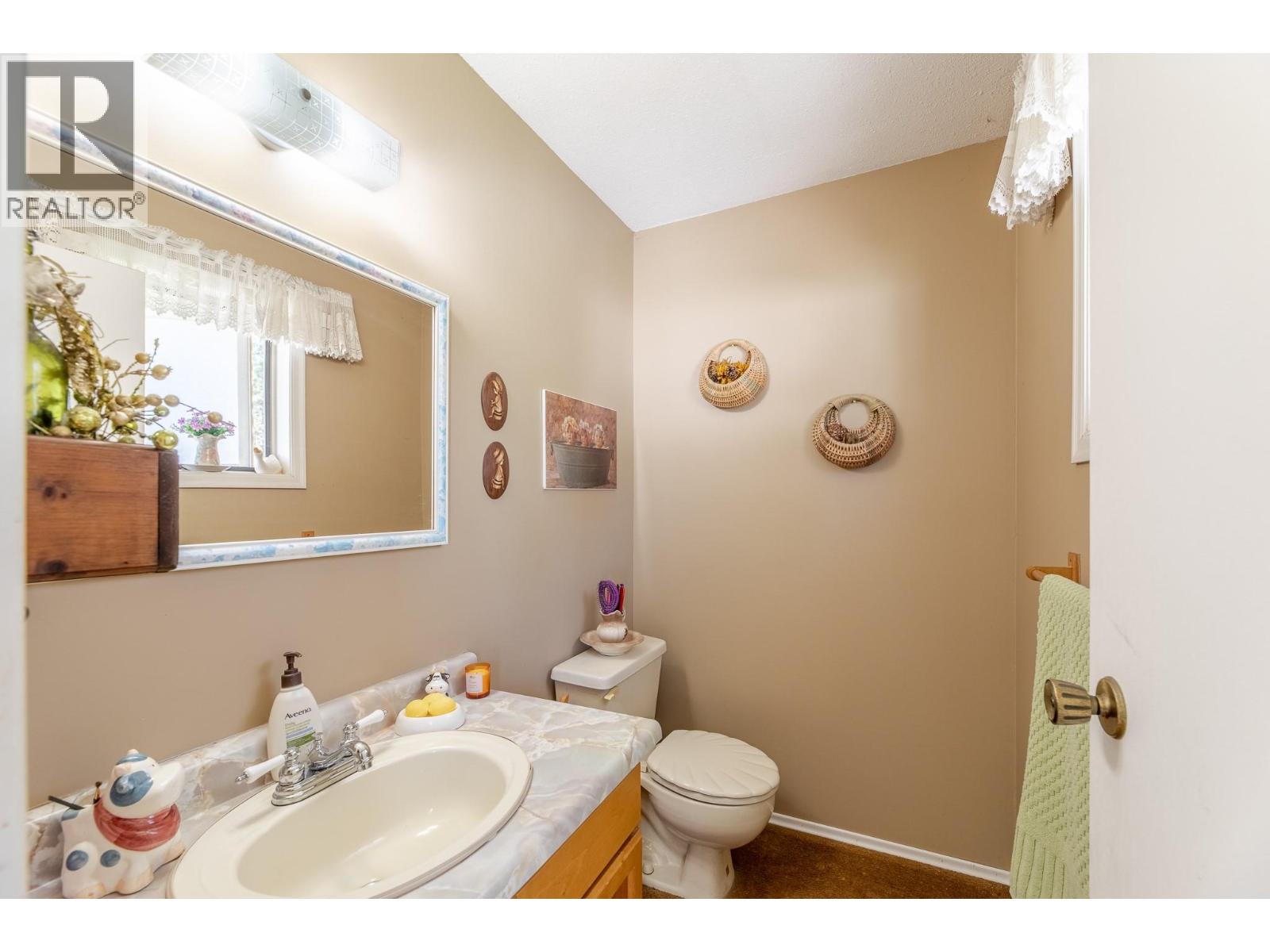  2210 West Bench Drive, Penticton