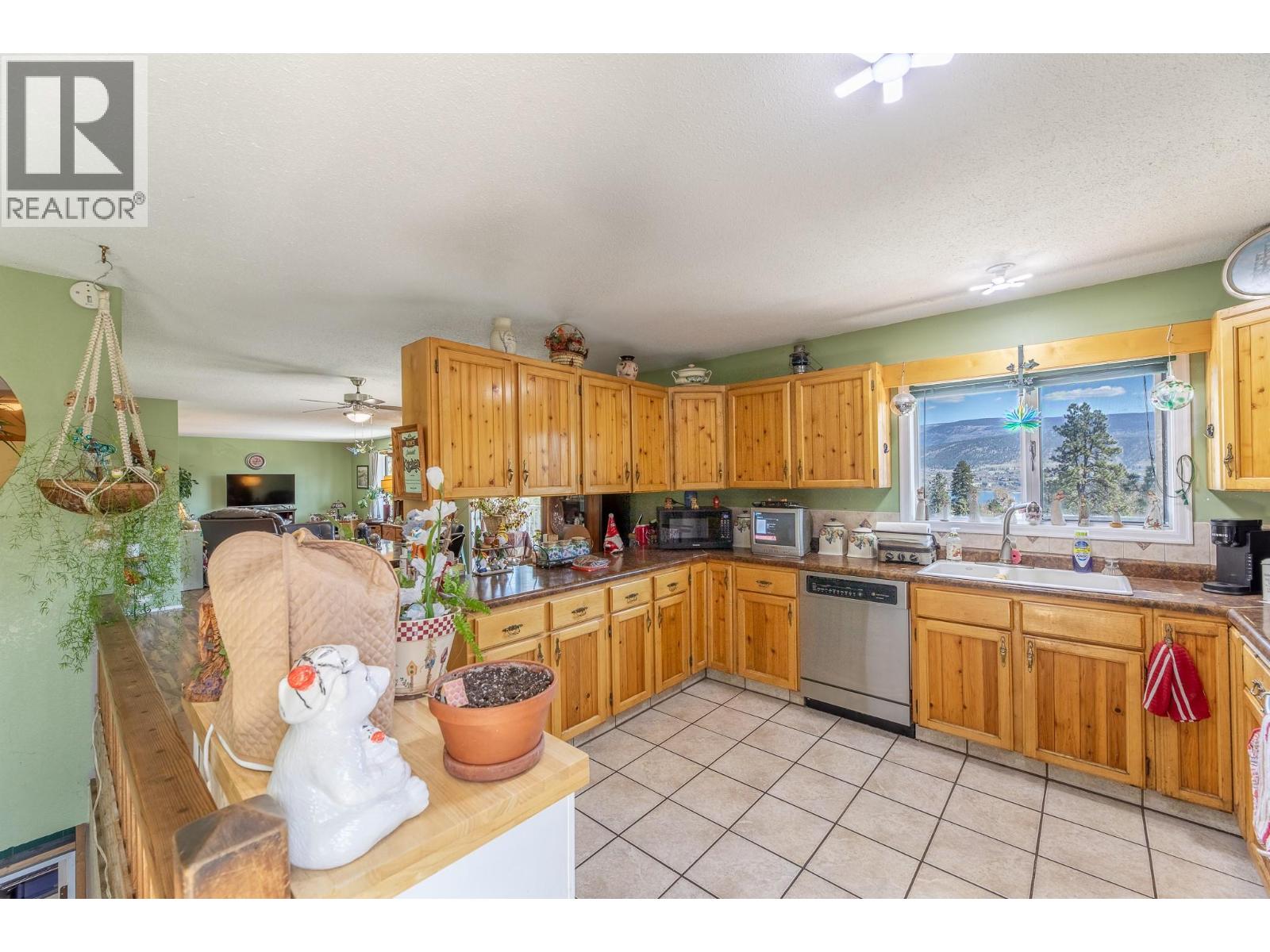  2210 West Bench Drive, Penticton