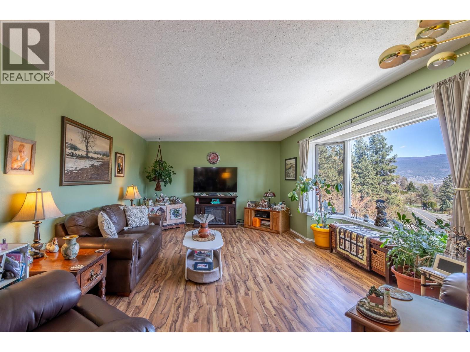  2210 West Bench Drive, Penticton