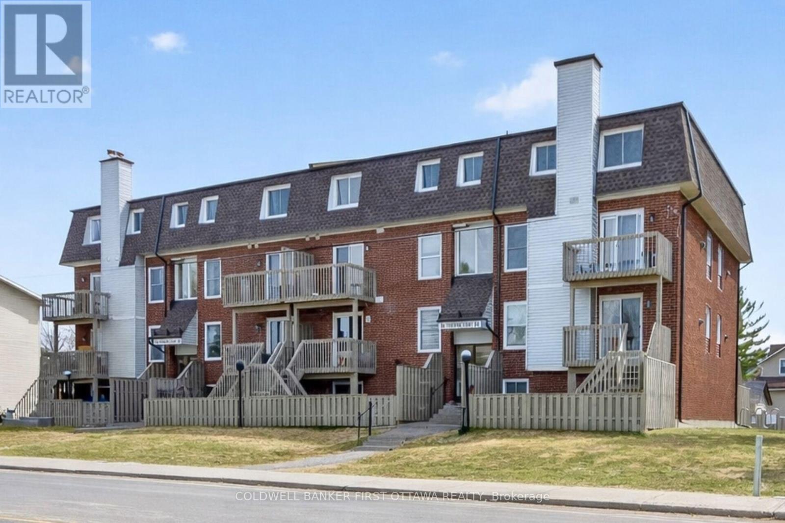 208 - 24 TOWN LINE W