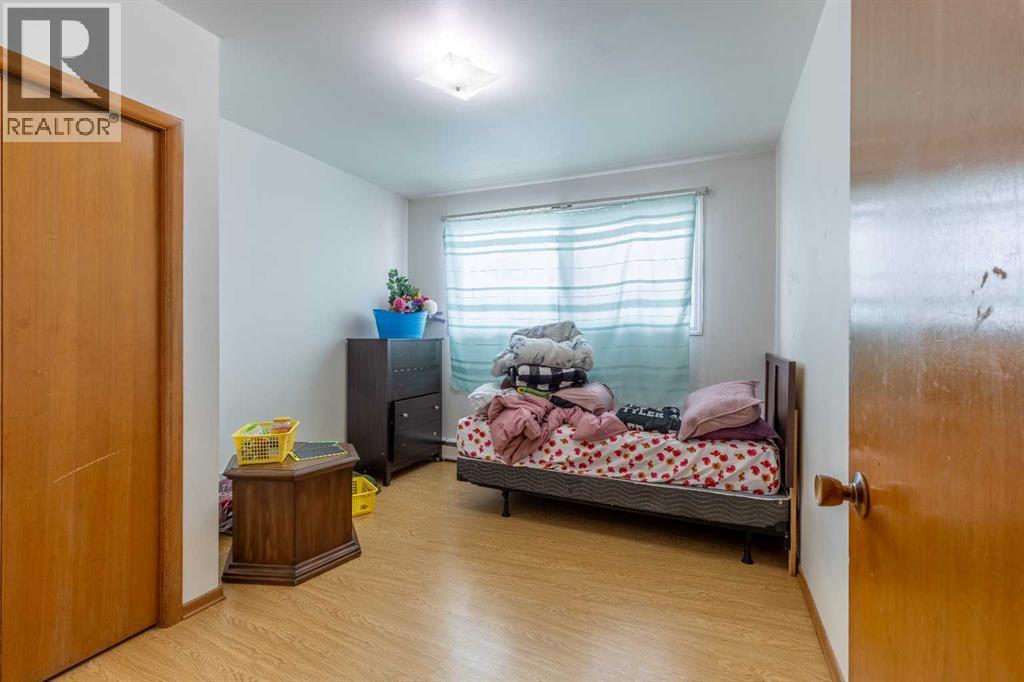 622 & 624 22 STREET N - 10