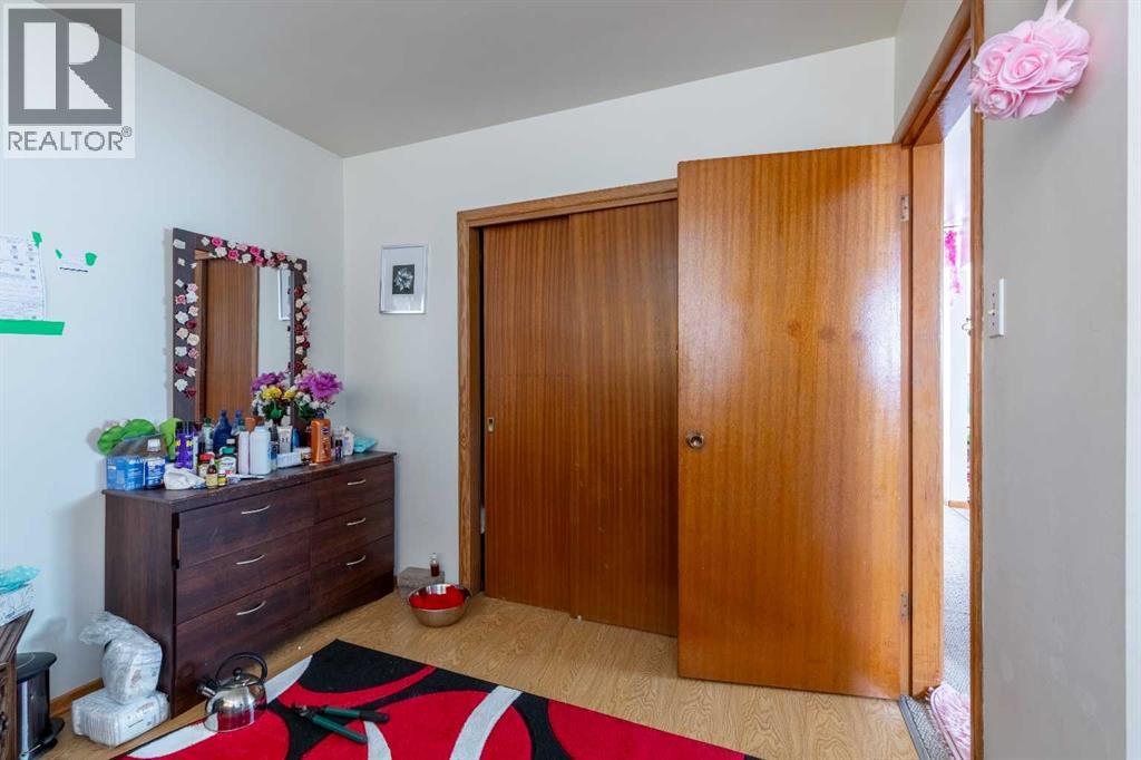 622 & 624 22 STREET N - 13