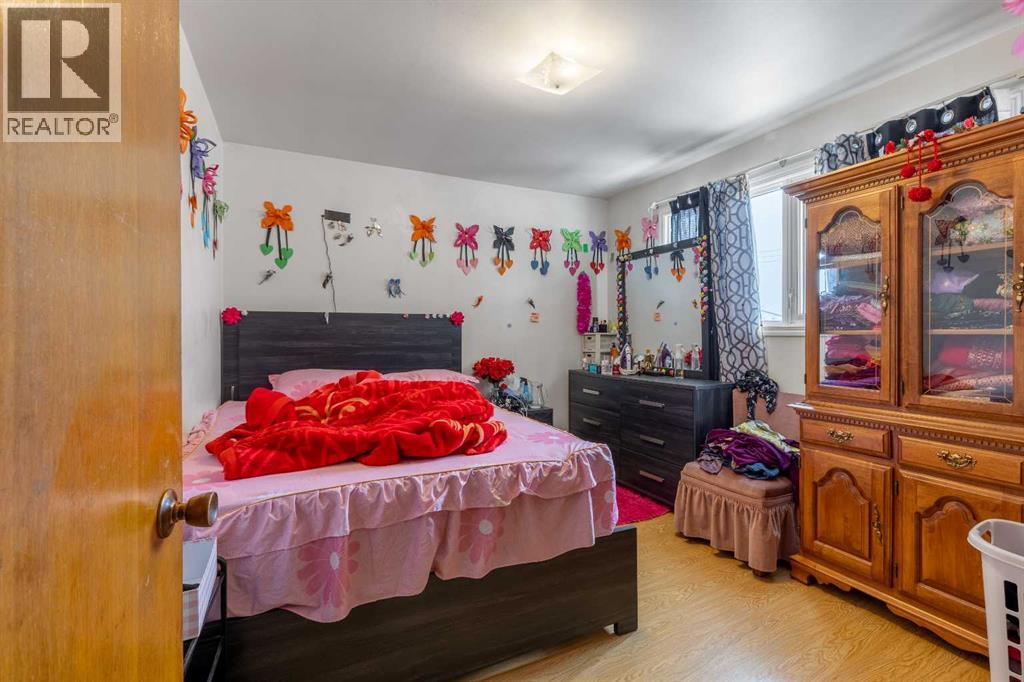 622 & 624 22 STREET N - 14