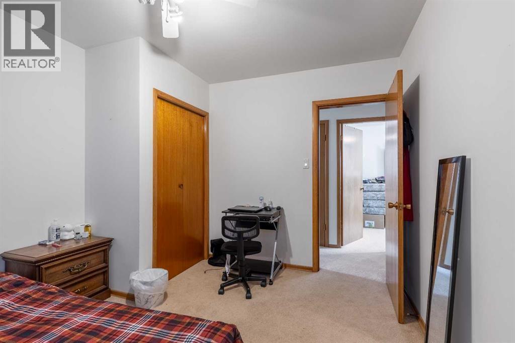 622 & 624 22 STREET N - 29